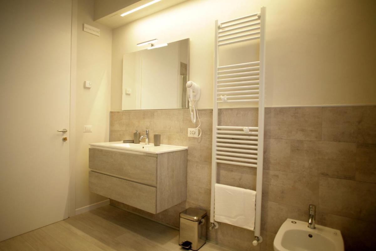 Melograno Rooms B&B Brogliano ภายนอก รูปภาพ