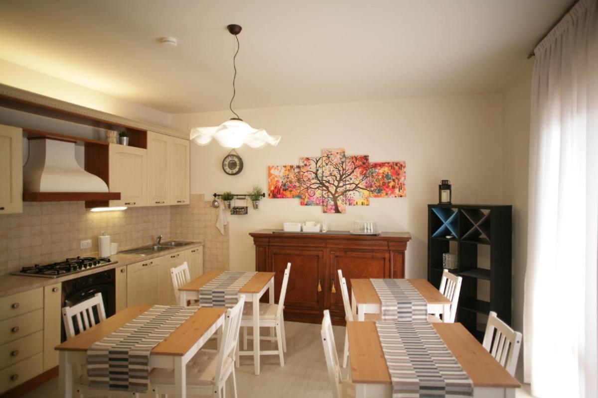 Melograno Rooms B&B Brogliano ภายนอก รูปภาพ